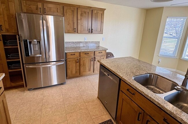 Building Photo - Beautiful Golf Course Home for Rent – Dayton, NV