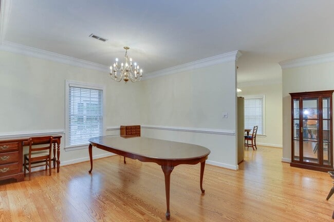 Building Photo - 4609 Town Creek Dr