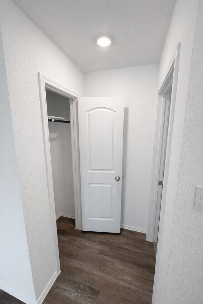 Building Photo - 6059 Canyon Dawn Dr