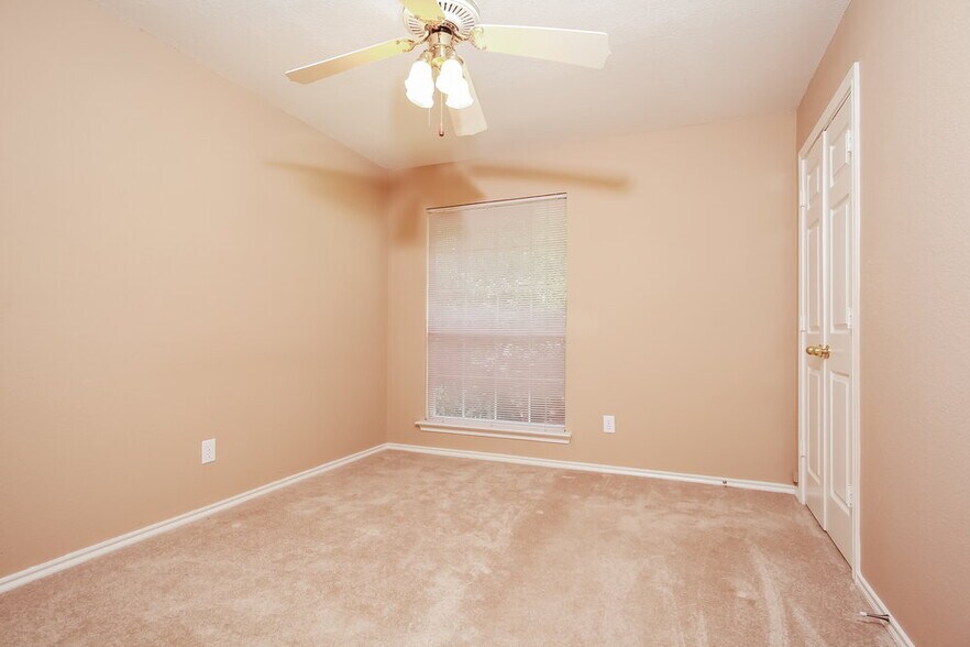 Building Photo - 3011 Renaissance Dr