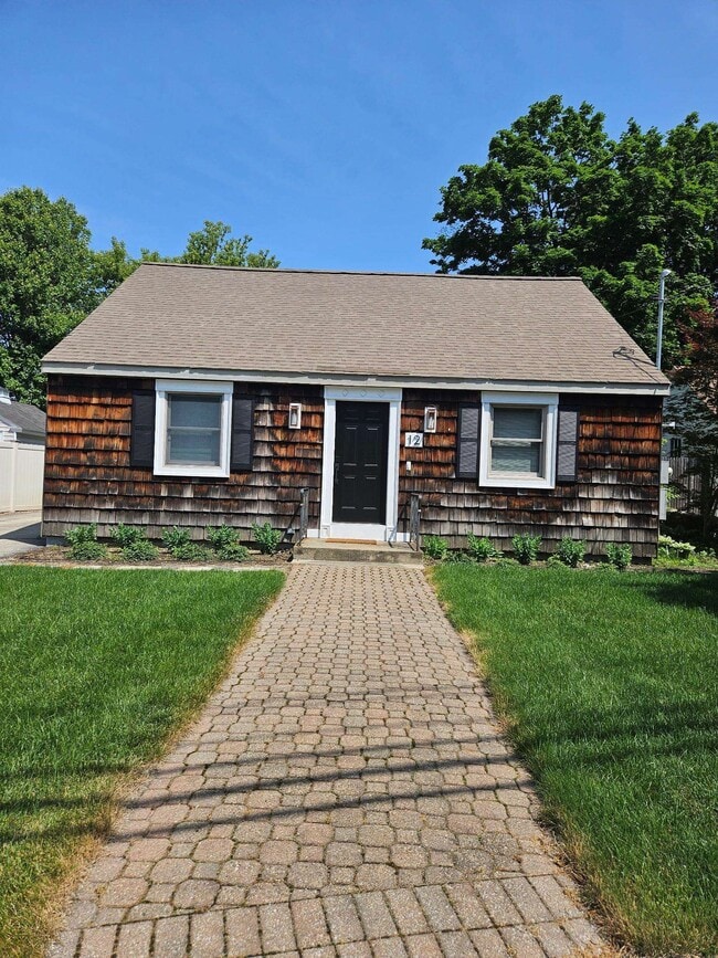 Primary Photo - 12 Taylor St