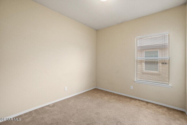 Building Photo - 2932 Pino Triste Dr