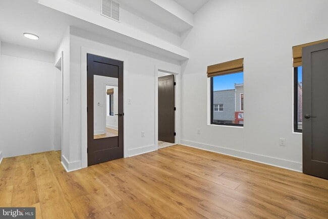 Building Photo - 3531 Claremont St