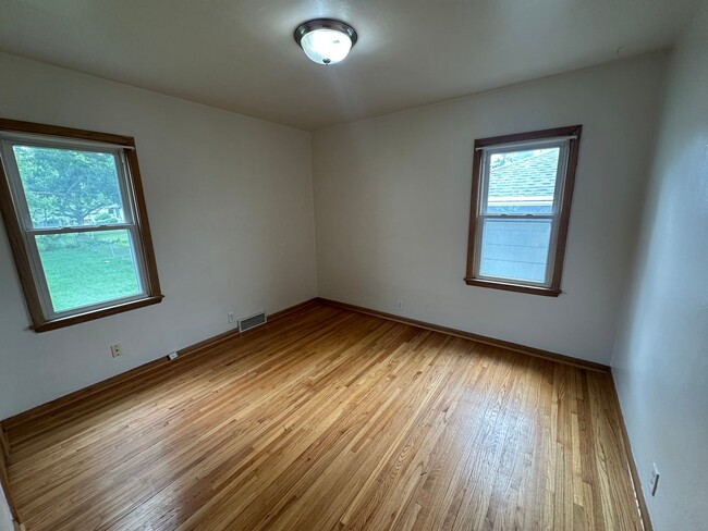 Building Photo - Beautiful Single Family Home Across from L...