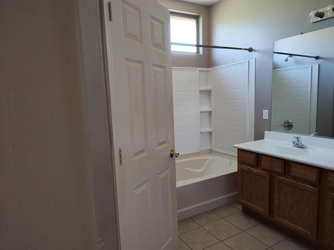 Building Photo - 44098 Granite Dr