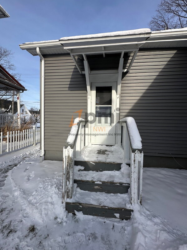 Building Photo - 912 Chicago St