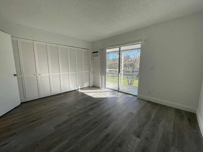 Building Photo - 172 Sussex I