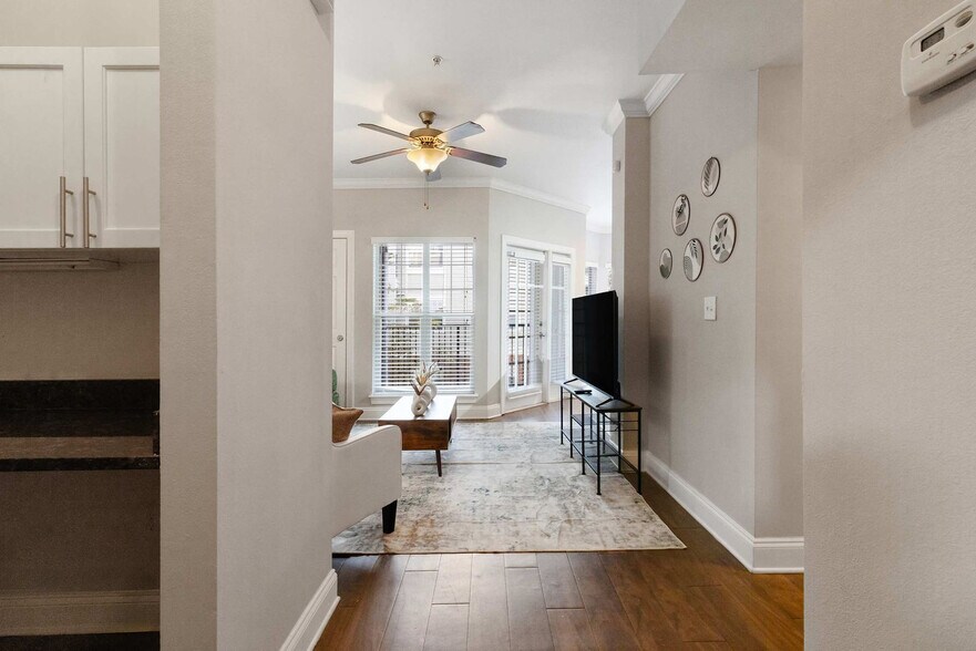 Building Photo - 590 James Maxwell Rd