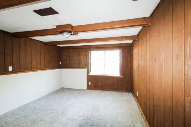 Building Photo - 5017 Dekalb Way