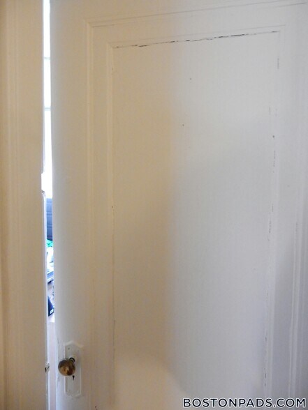 Building Photo - 1175 Boylston St