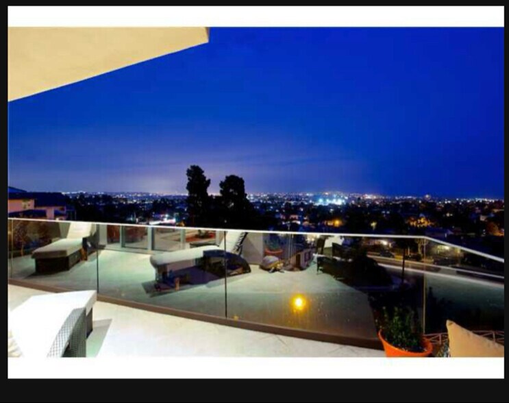 Building Photo - 1518 Monmouth Dr