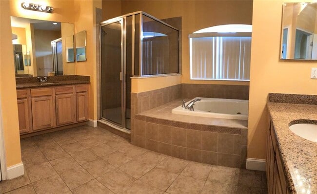 Building Photo - 6517 Channelside Dr
