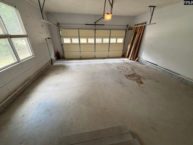 Building Photo - 1041 Jones Rd