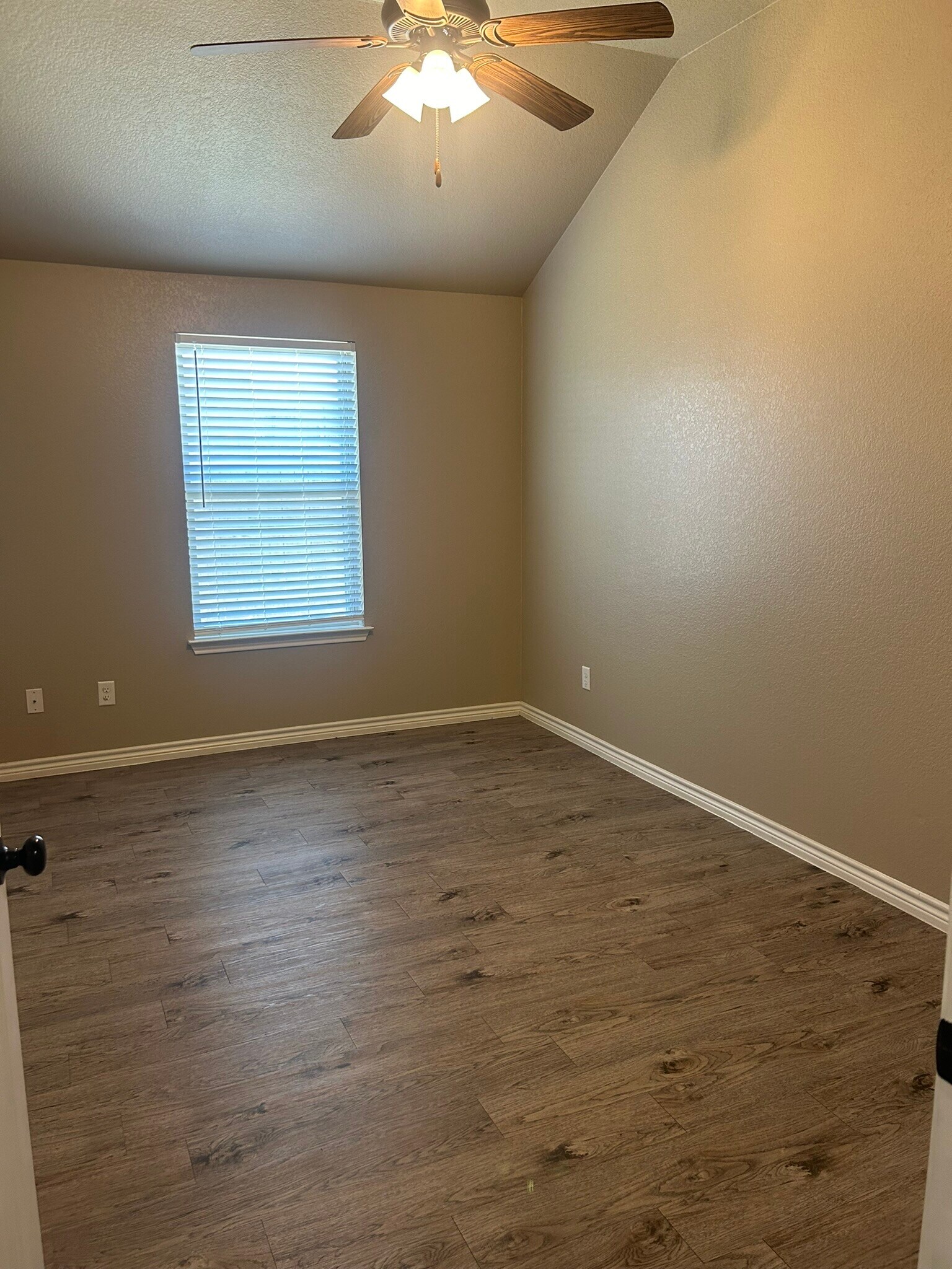 Building Photo - 4300 Hunters Place Dr