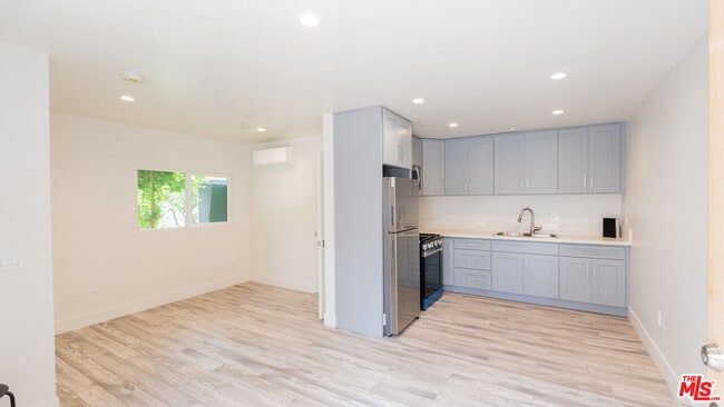 Building Photo - 488 S Willaman Dr