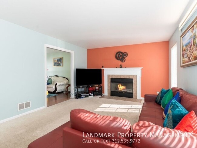 Building Photo - 20857 Brentwood Ct