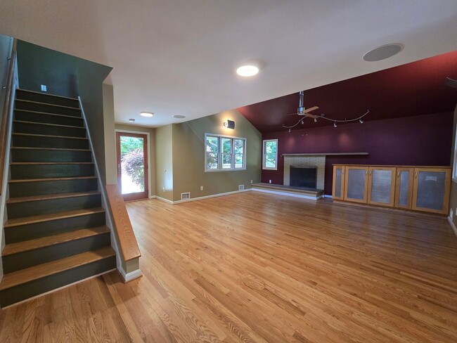 Building Photo - Design and Uniquity Radiate in this Centra...