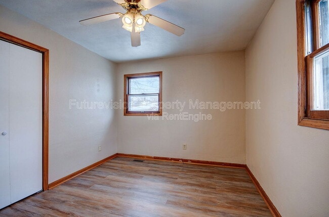 Building Photo - 323 S Hebbard St