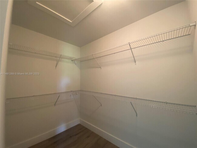 Building Photo - 5609-5611 Polk St