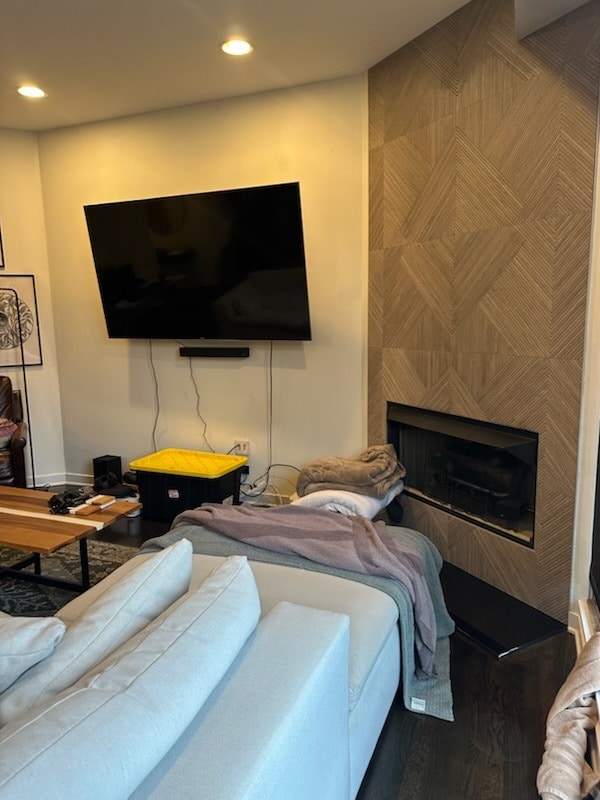 Building Photo - 808 N Greenview Ave