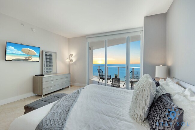 Building Photo - 4111 S Ocean Dr