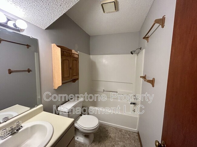 Building Photo - 1901 E 23rd St