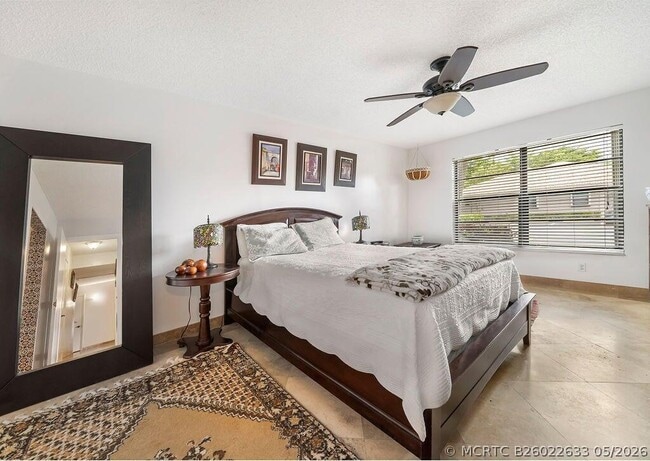 Building Photo - 9900 Pineapple Tree Dr