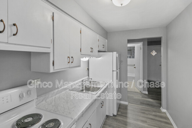 Building Photo - 3011 W 87th St