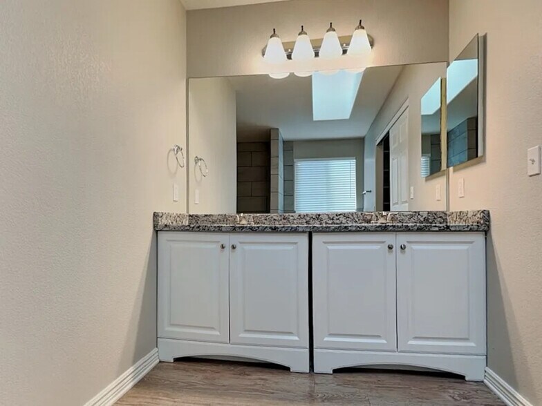 Building Photo - 3125 Seaside View