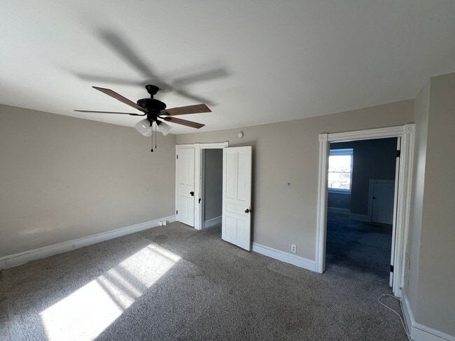 Building Photo - Available Now! 4BR in Bethlehem, PA