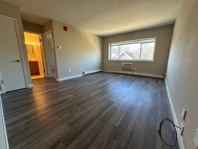 Interior Photo - 3069 Oakland