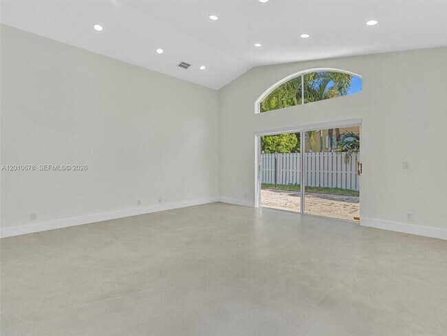 Building Photo - 3863 SW 53rd Pl