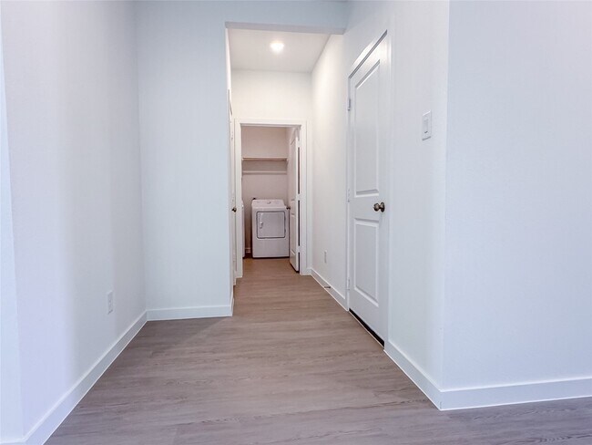 Building Photo - 28606 Bluebonnet Grotto Dr