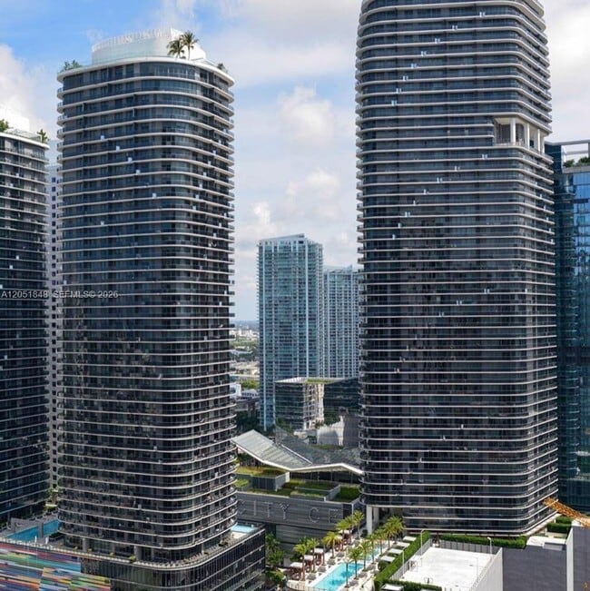 Building Photo - 1010 Brickell Ave