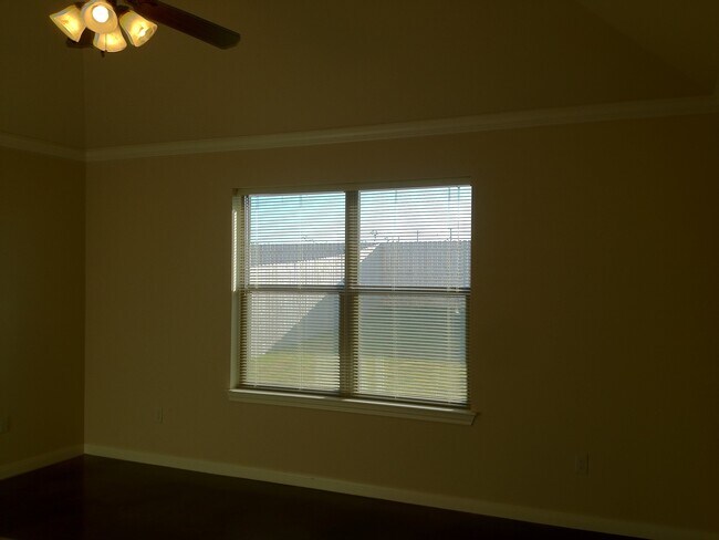 Building Photo - 603mont