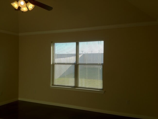 Building Photo - Duplex