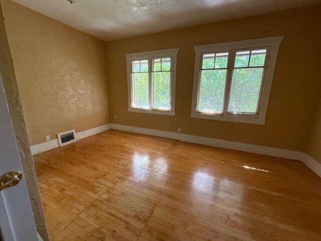 Building Photo - 473 Boulevard