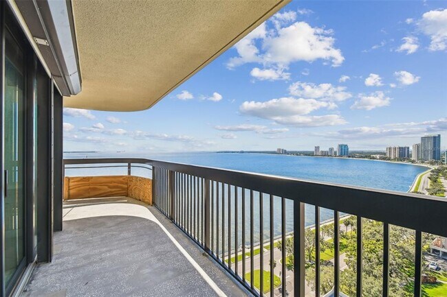 Building Photo - 2413 Bayshore Blvd