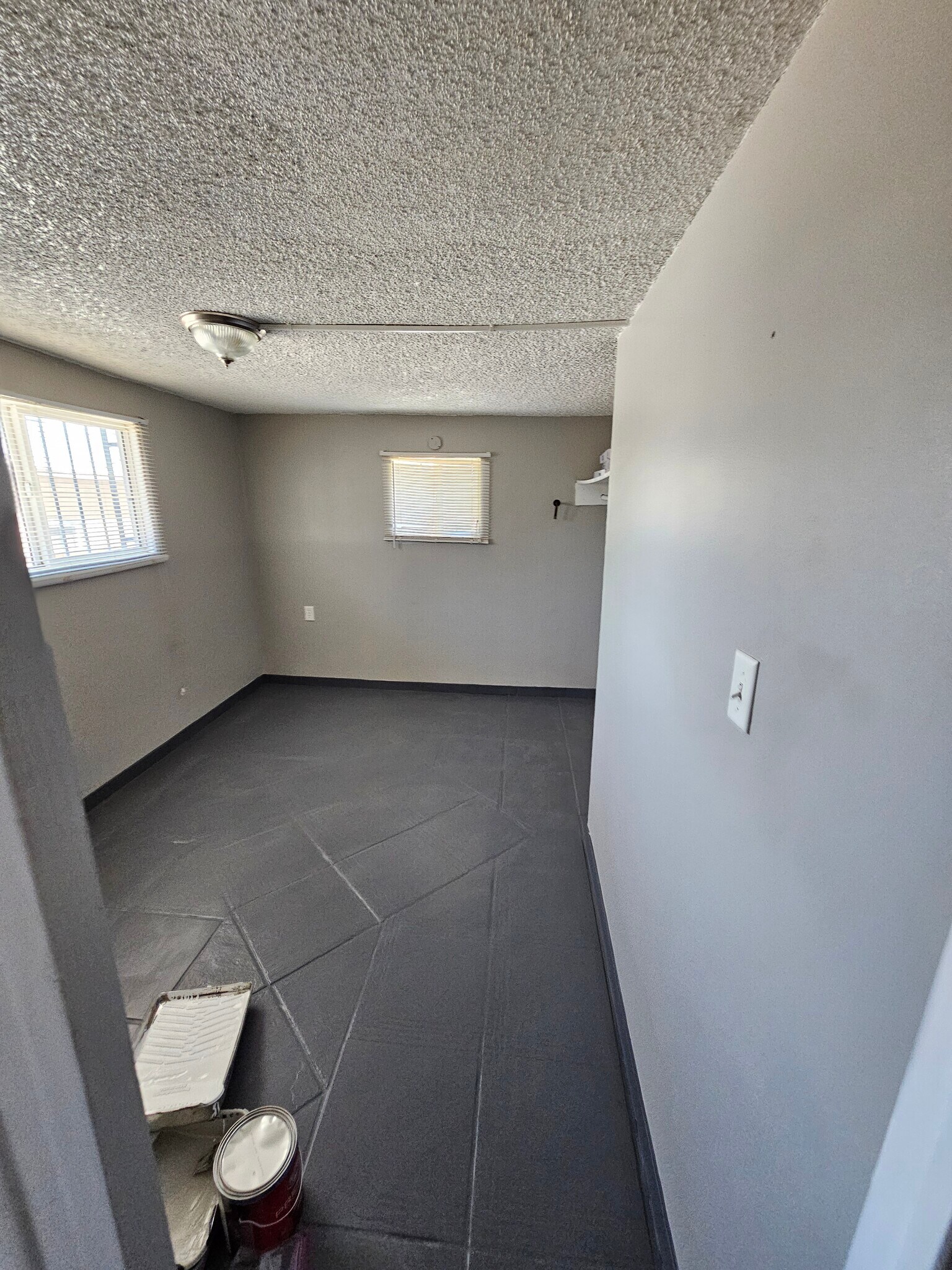 Building Photo - 320 E Ajo Way