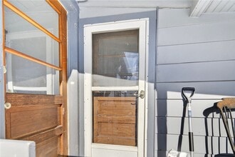 Building Photo - 607 N Cayuga St