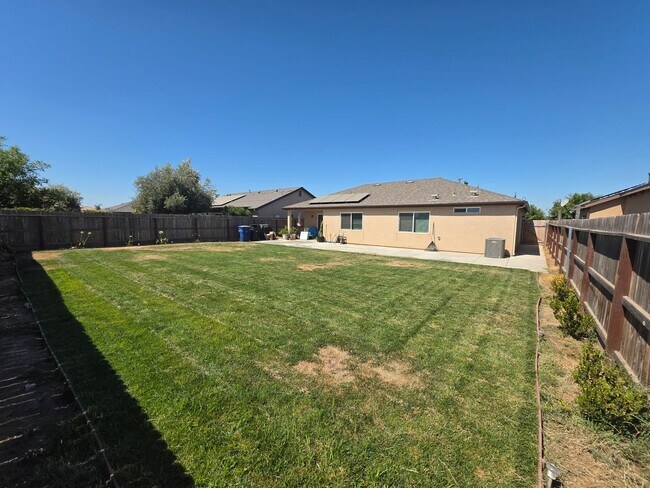 Building Photo - Pet Friendly home coming soon!