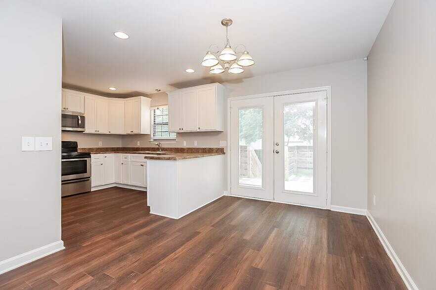 Building Photo - 2535 Ramblewood Dr