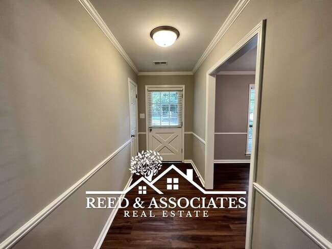 Building Photo - Renovated Collierville Home!