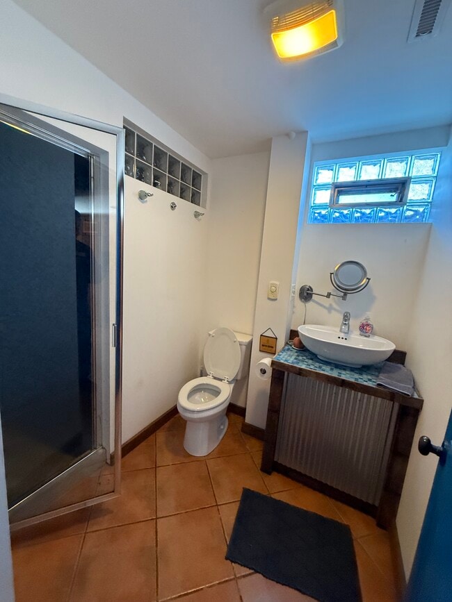 Building Photo - 5 Skyline Dr