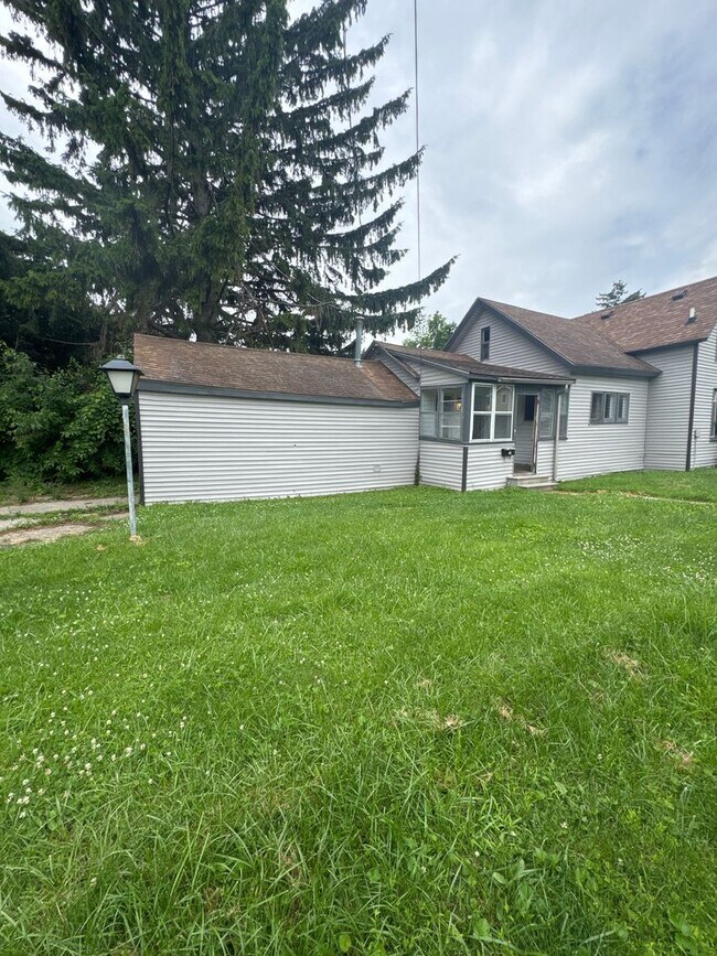 Building Photo - 802 S Woodbridge St