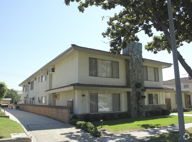 Building Photo - 432 N Monterey St