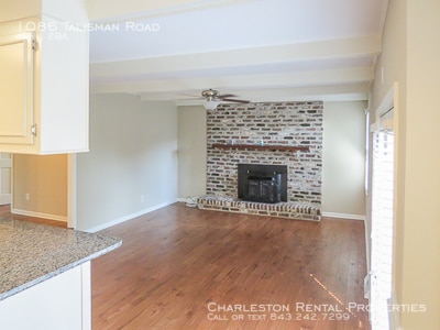 Building Photo - 1086 Talisman Rd