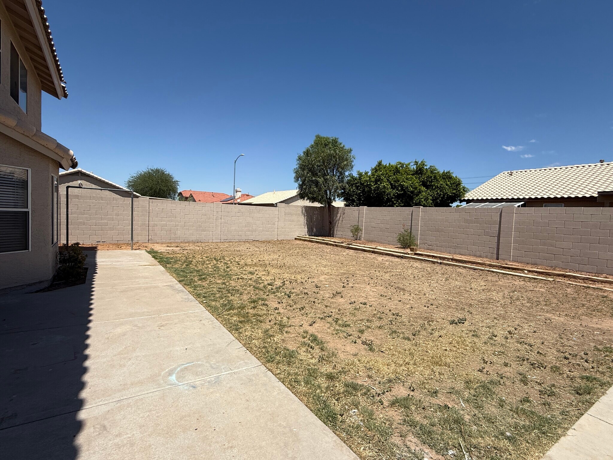 Building Photo - 8460 W Aster Dr