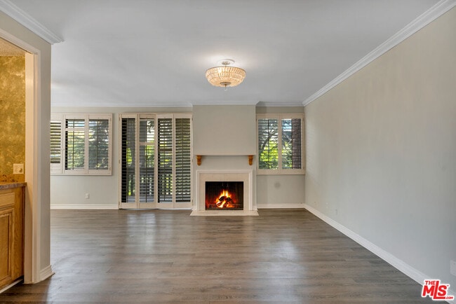 Building Photo - 12124 Goshen Ave