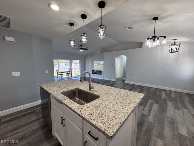 Building Photo - 1021 NW 10th Ave